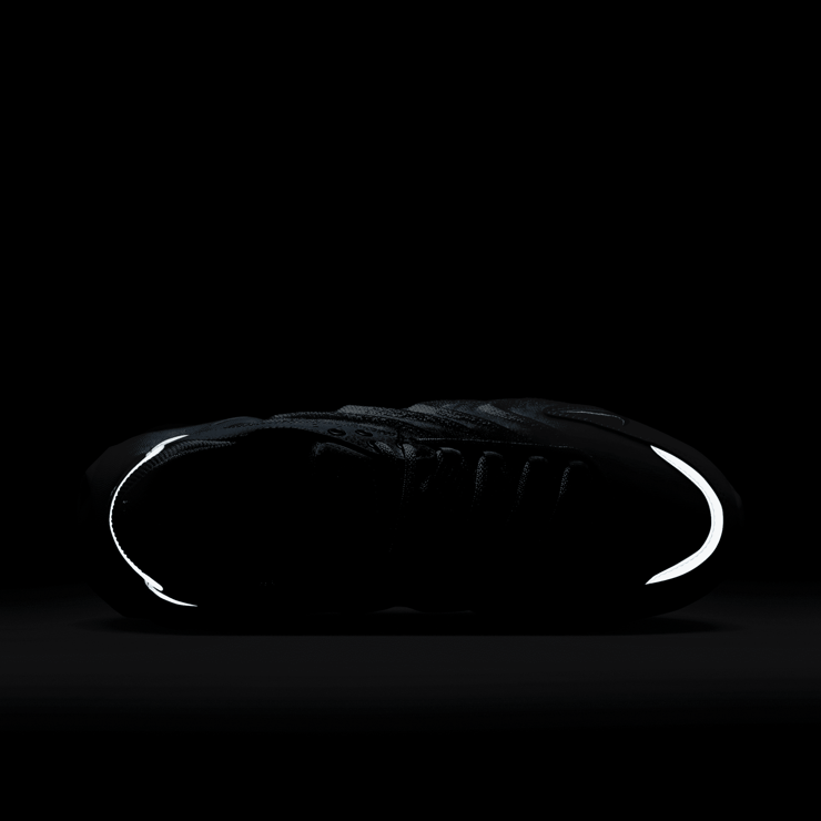 Nike Air Max TW Triple White Angle 5