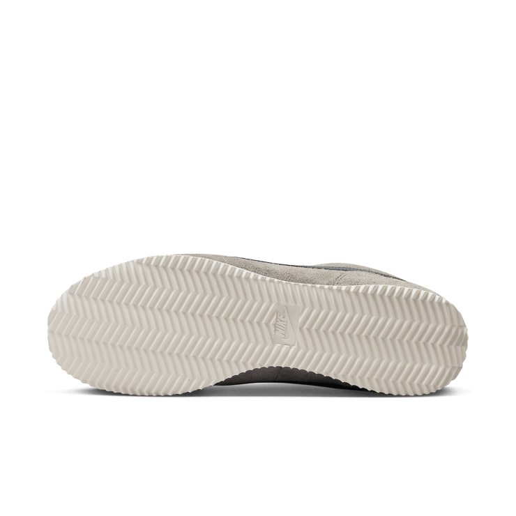 Nike Cortez Georgetown Angle 0