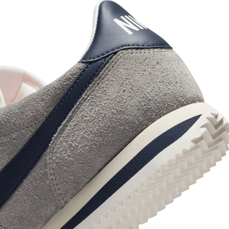 Nike Cortez Georgetown Angle 5