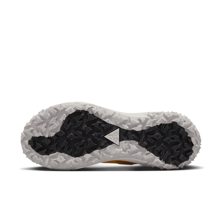 Nike ACG Mountain Fly 2 Low Laser Orange Angle 0