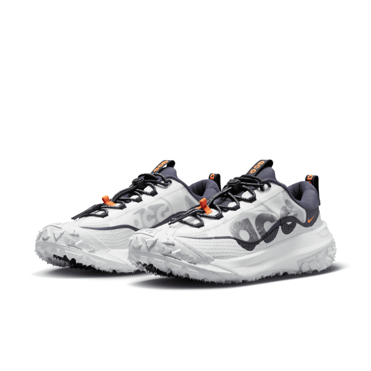 Nike ACG Mountain Fly 2 Low Gridiron Angle 2