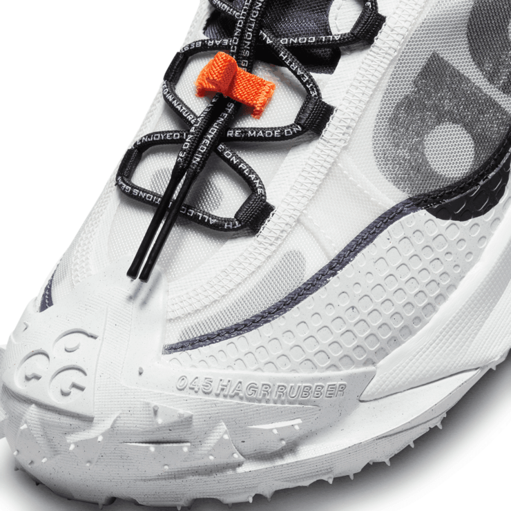 Nike ACG Mountain Fly 2 Low Gridiron Angle 4