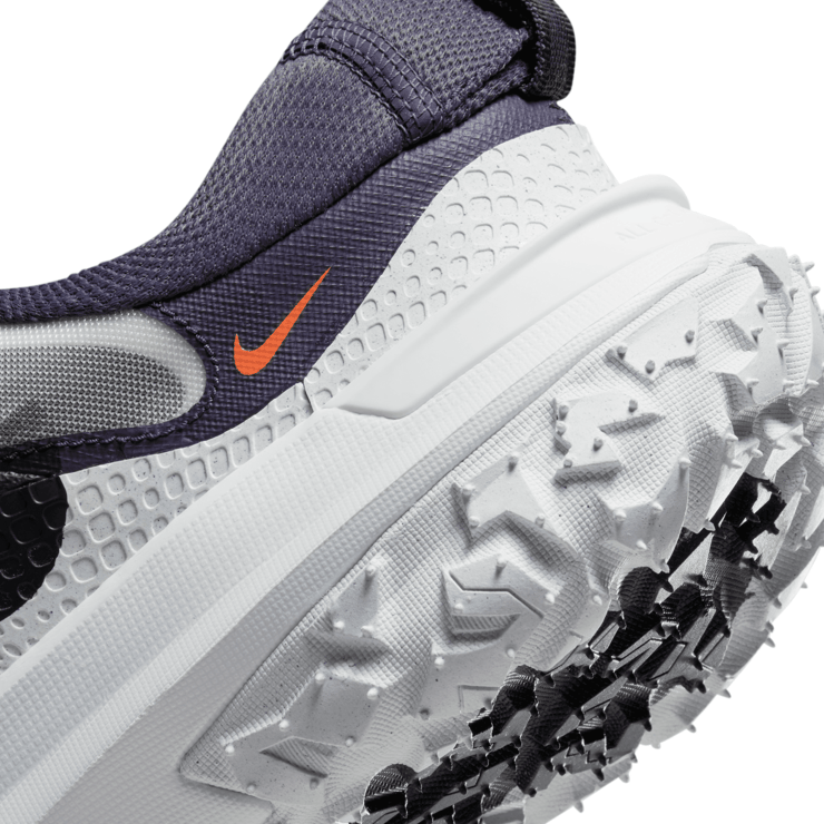 Nike ACG Mountain Fly 2 Low Gridiron Angle 5