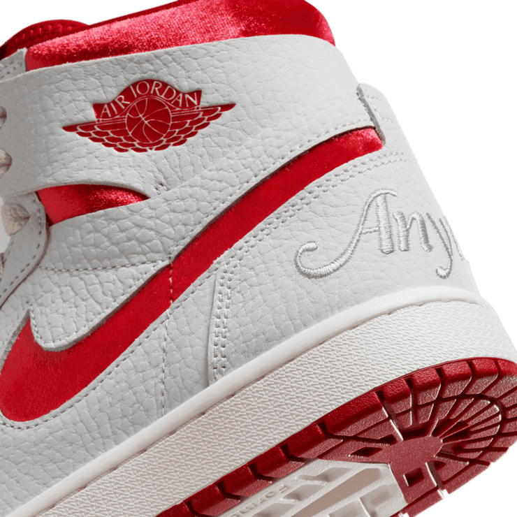 Air Jordan 1 Zoom CMFT 2 Valentines Day (W) Angle 5