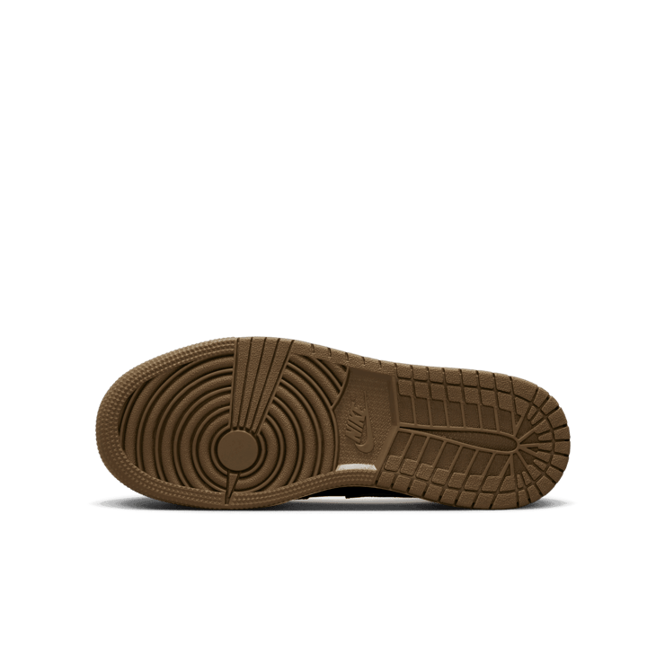 Air Jordan 1 Mid Palomino Wild Berry (GS) Angle 0