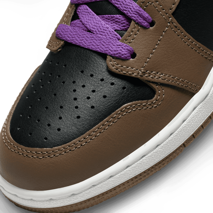 Air Jordan 1 Mid Palomino Wild Berry (GS) Angle 4