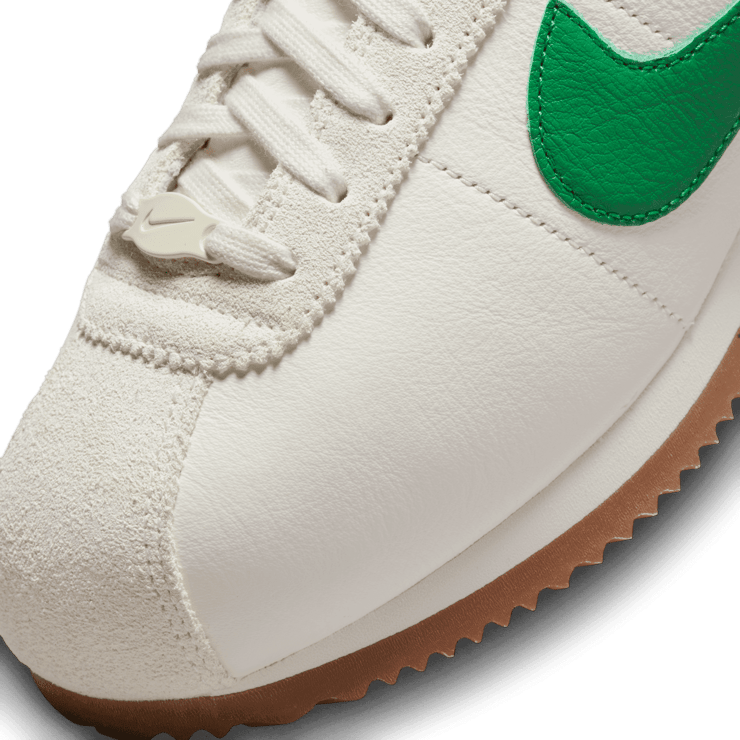Nike Cortez Aloe Verde (W) Angle 4