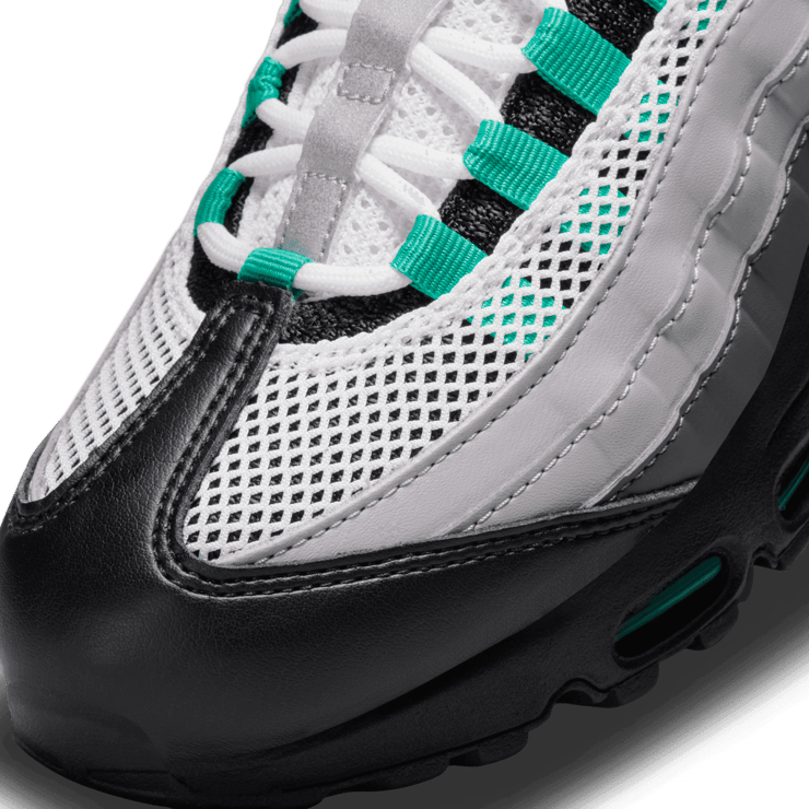 Nike Air Max 95 Stadium Green (W) Angle 4