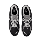New Balance 2002R Gore-Tex Black Castlerock Angle 1