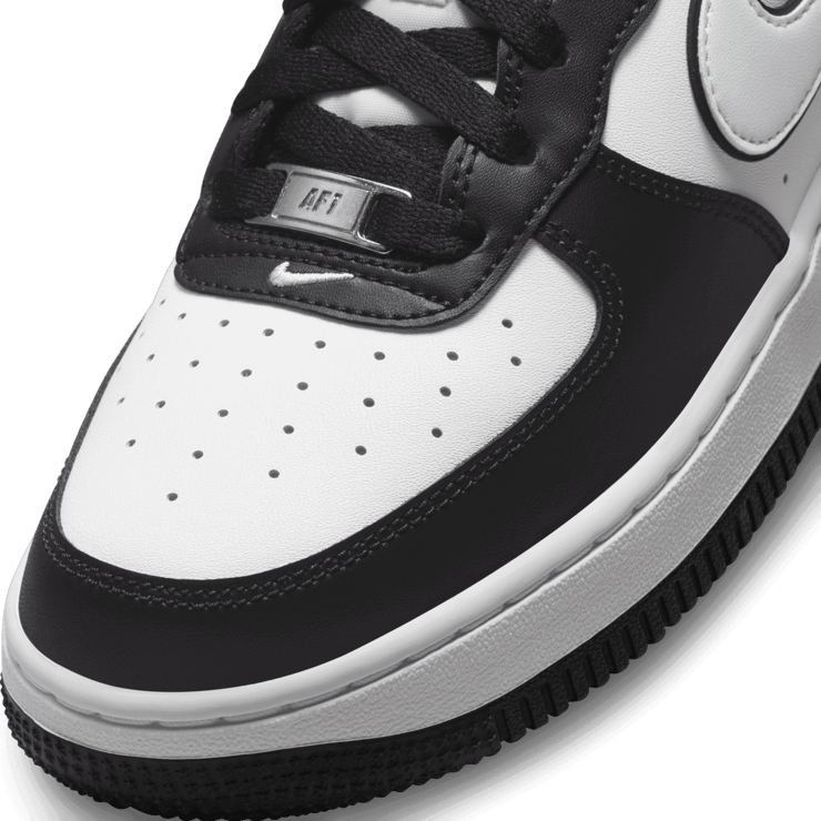 Nike Air Force 1 '07 Panda (GS) Angle 4