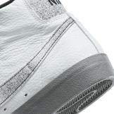 Nike Blazer Mid EMB Classics Angle 5