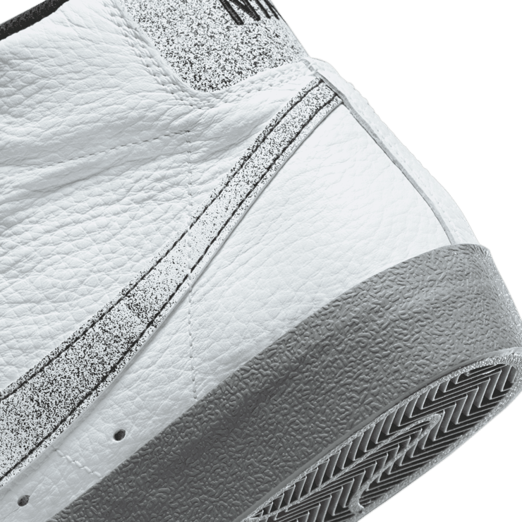 Nike Blazer Mid EMB Classics Angle 5