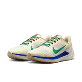 Nike Winflo 9 Premium Nike Moving Company Angle 2