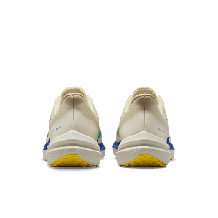 Nike Winflo 9 Premium Nike Moving Company Angle 3