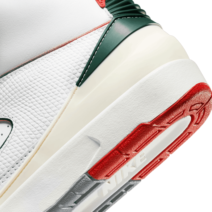 Air Jordan 2 Retro X-Mas Angle 5