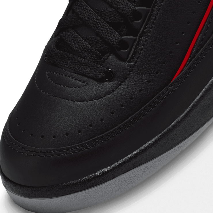 Air Jordan 2 Retro Low X-Mas Angle 4