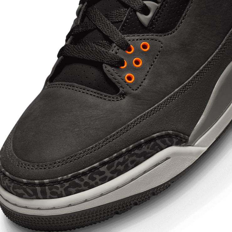 Air Jordan 3 Retro Fear (2023) Angle 4