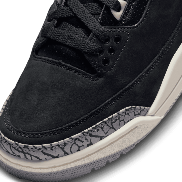 Air Jordan 3 Retro Off Noir Cement (W) Angle 4