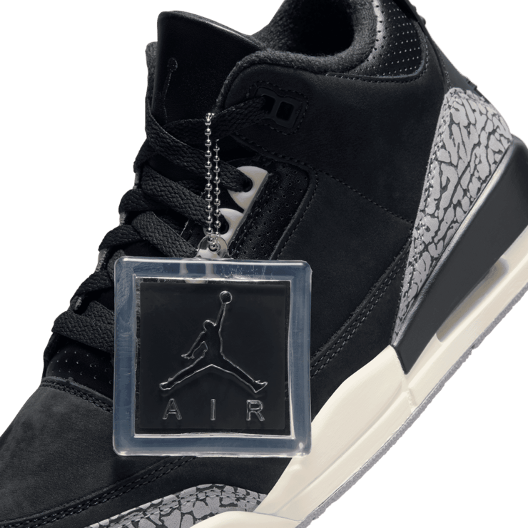 Air Jordan 3 Retro Off Noir Cement (W) Angle 6