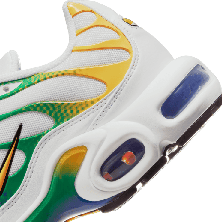 Nike Air Max Plus Brazil (W) Angle 5