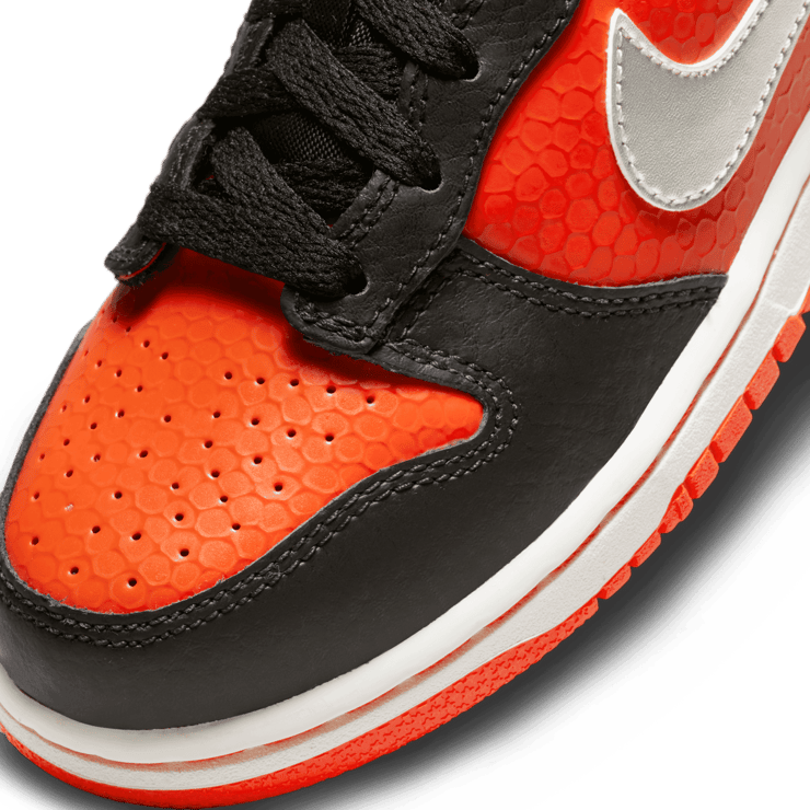 Nike Dunk Low Martian (PS) Angle 4