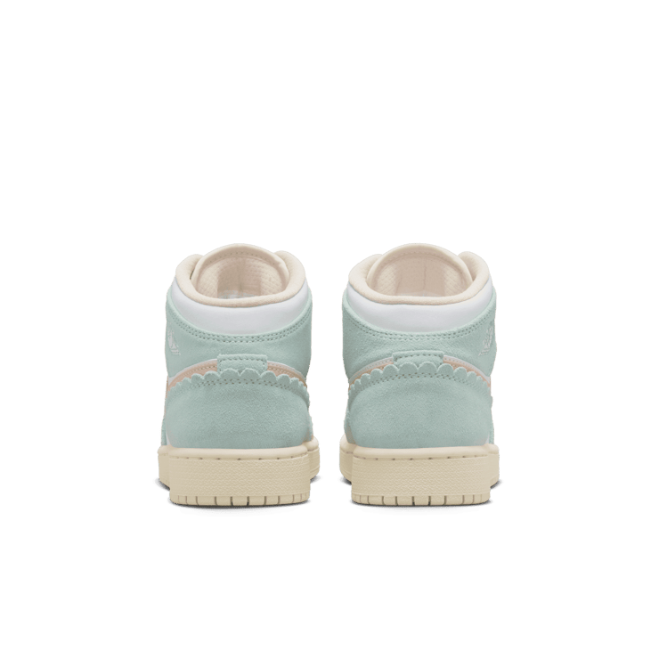 Air Jordan 1 Mid SE Mini Lux (GS) Angle 3