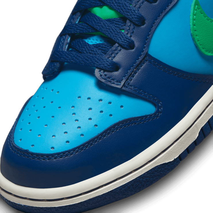 Nike Dunk Low All-Star (2023) (GS) Angle 4