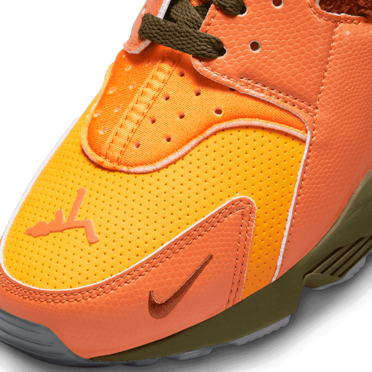 Nike Air Huarache Doernbecher Dario Villaseñor Valdivia Angle 4