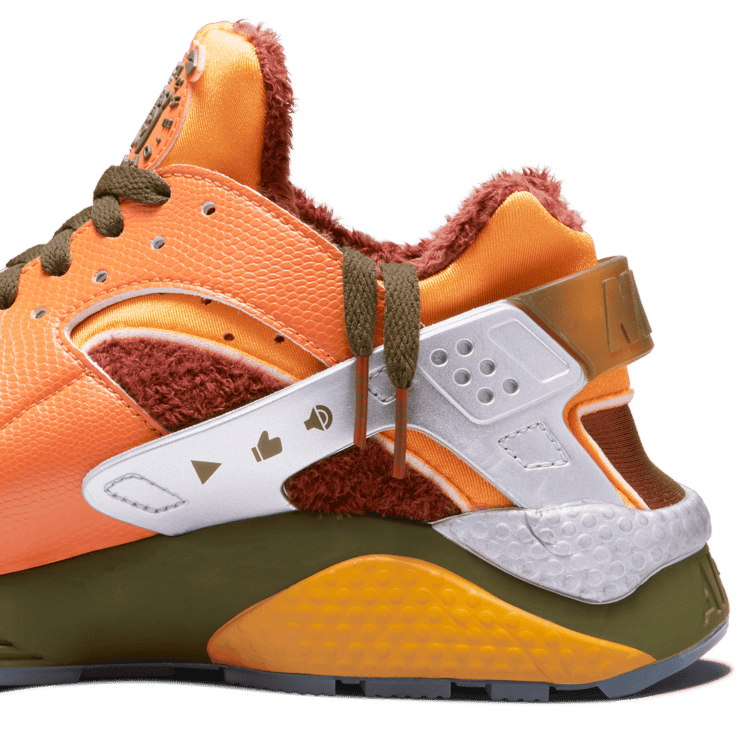 Nike Air Huarache Doernbecher Dario Villaseñor Valdivia Angle 7