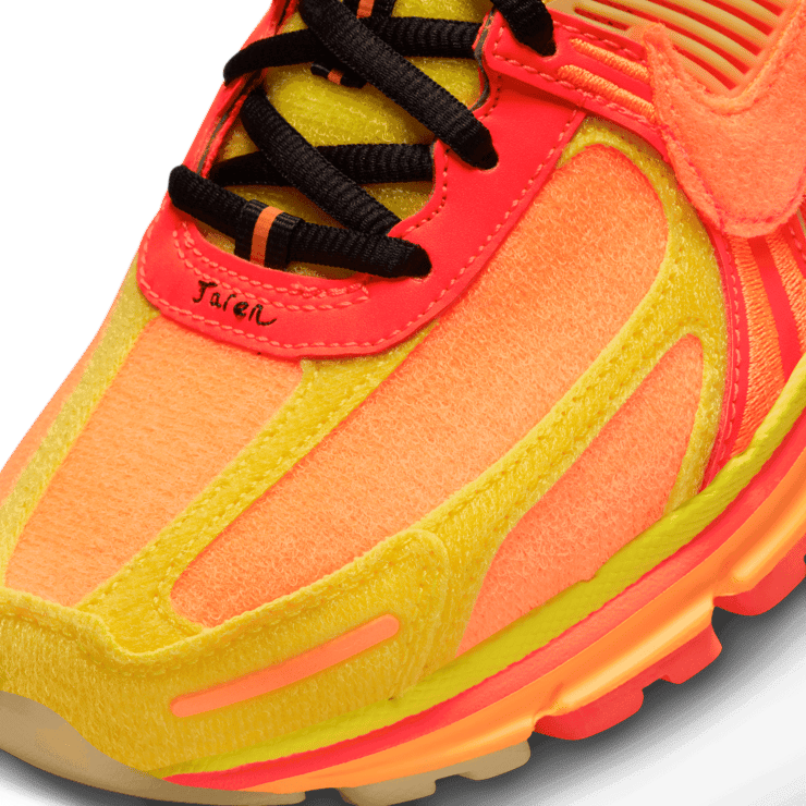 Nike Zoom Vomero 5 Doernbecher Jaren Heacock Angle 4