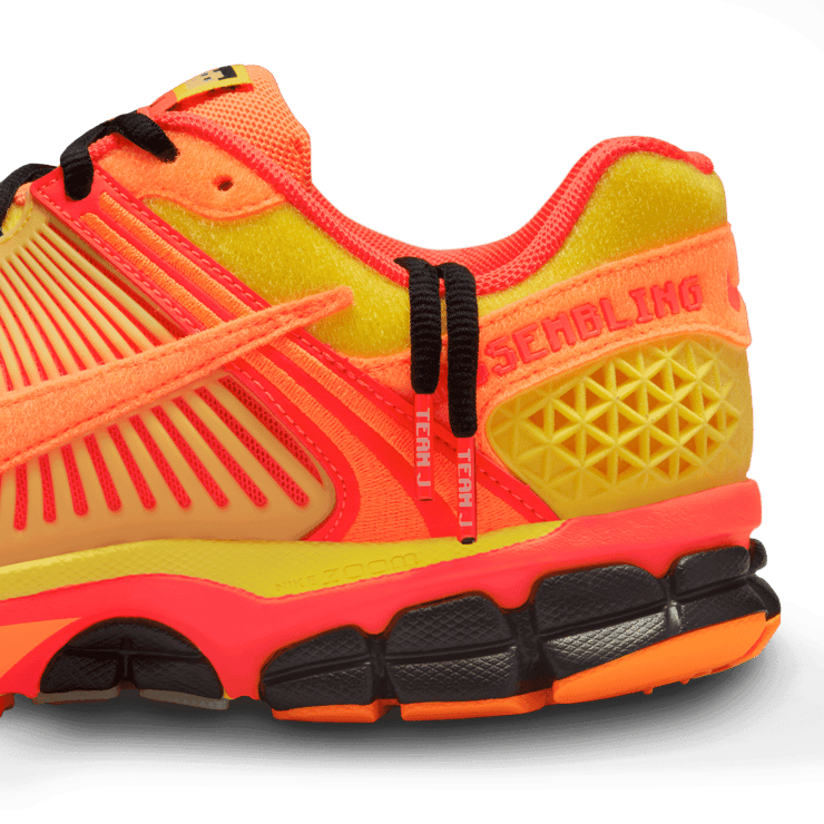 Nike Zoom Vomero 5 Doernbecher Jaren Heacock Angle 9
