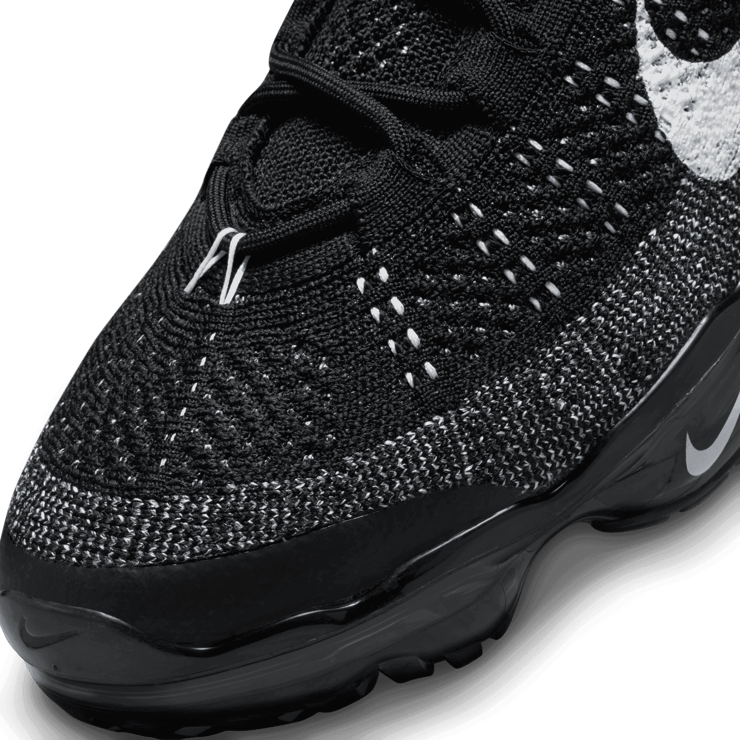 Nike Air VaporMax 2023 Flyknit Oreo Angle 4