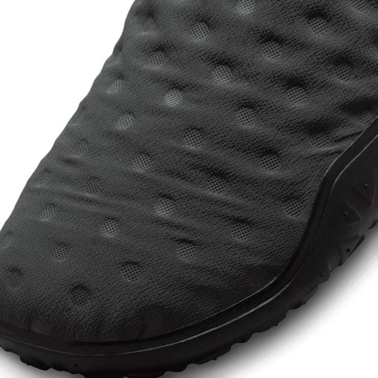 Nike ACG Moc Black Dots Angle 4