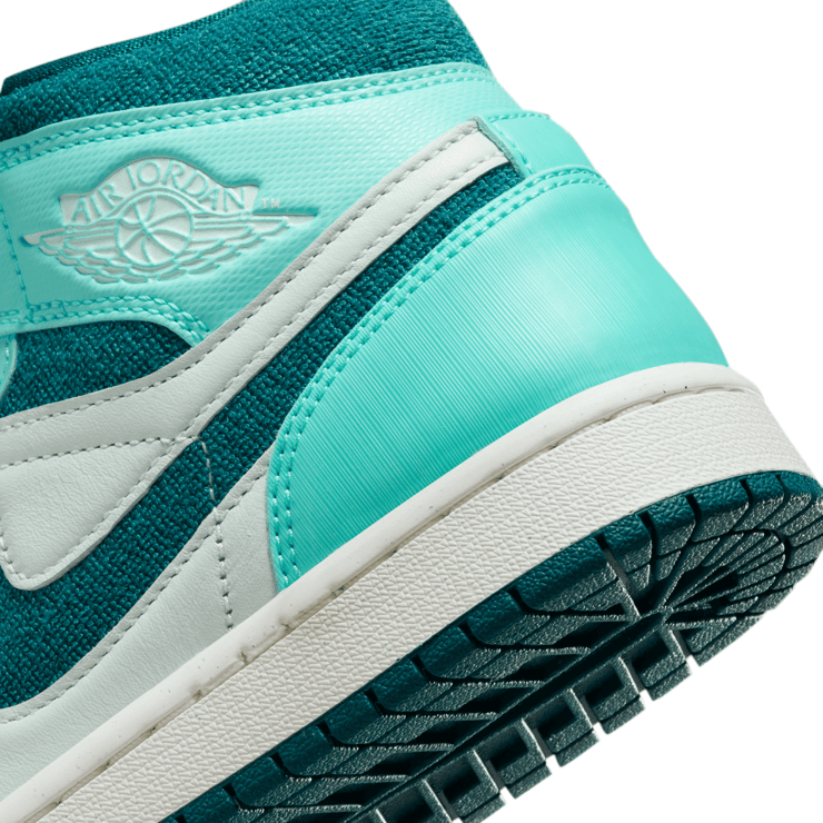 Air Jordan 1 Mid SE Bleached Turquoise Sky J Teal (W) Angle 6