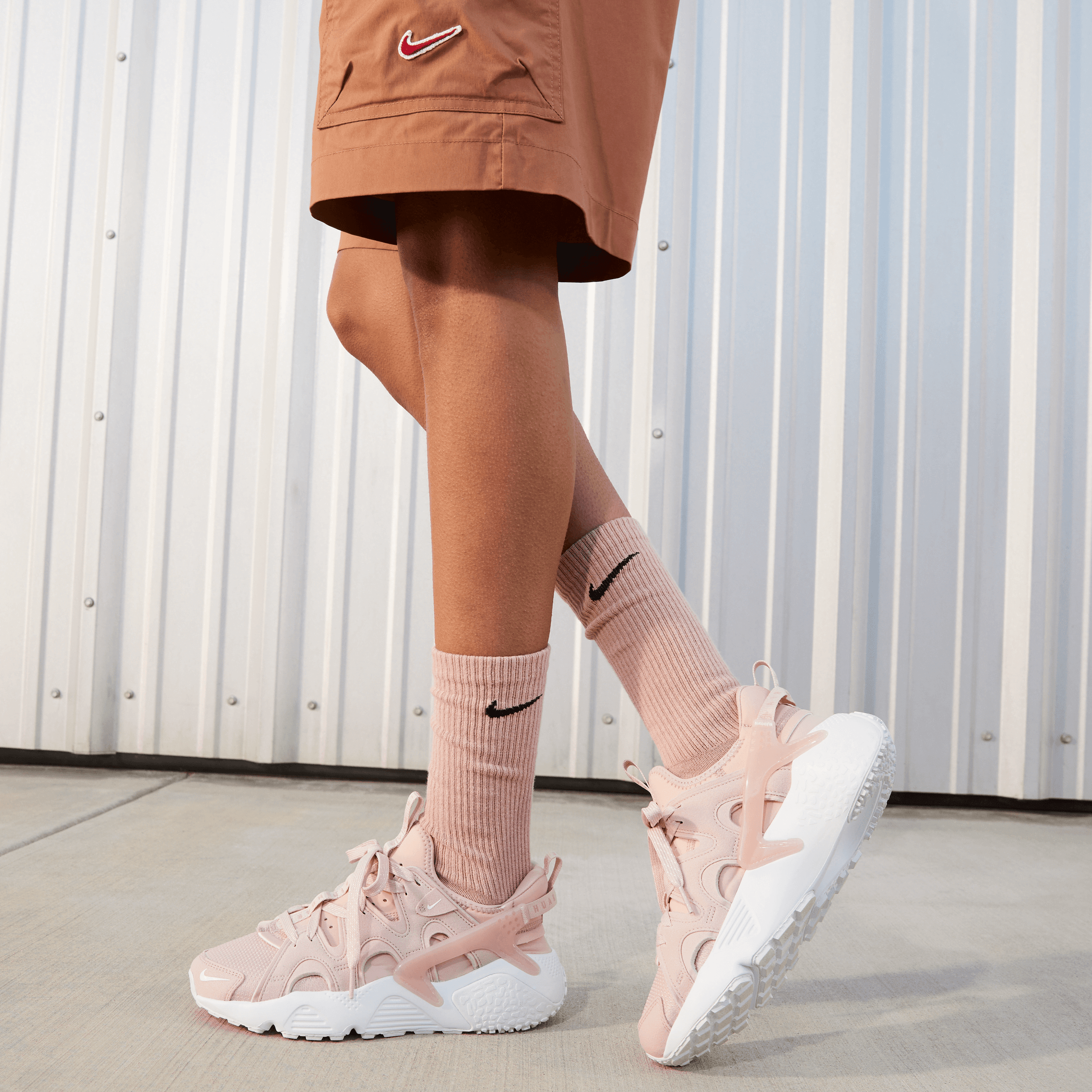 nike huarache dusty pink