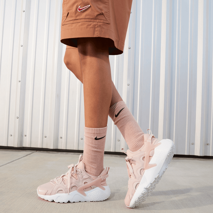 Nike Air Huarache Craft Pink Oxford Angle 8