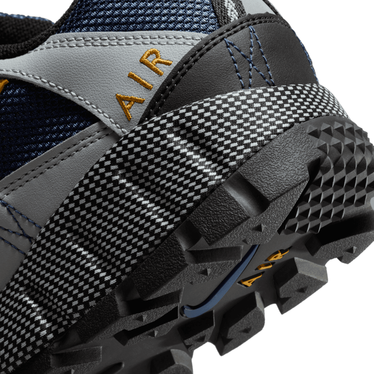 Nike Air Humara Faded Spruce Angle 5