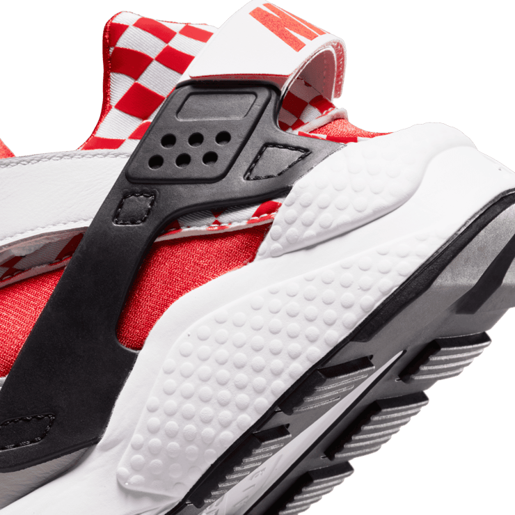 Nike Air Huarache Liverpool Angle 5