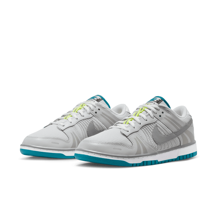 Nike Dunk Low Timeless Zoom Vomero 5 Angle 2