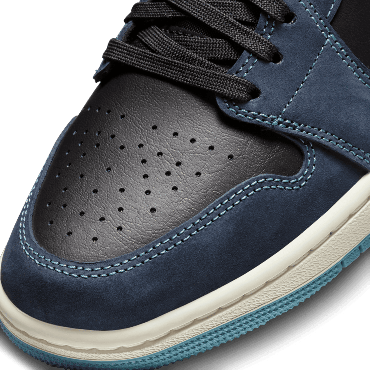 Air Jordan 1 Low SE Black Midnight Navy (W) Angle 4