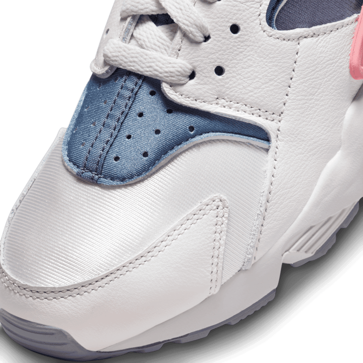 Nike Air Huarache Ashen Slate Coral Chalk (W) Angle 4