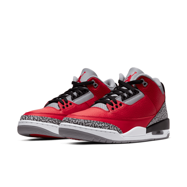 Jordan 3 Retro Fire Red Cement (Nike Chi) Angle 2