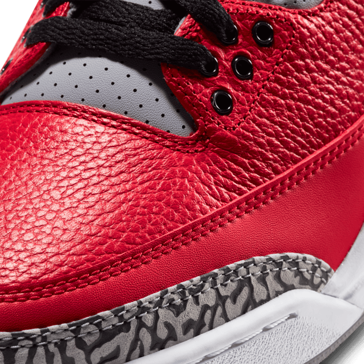 Air Jordan 3 Retro Fire Red Cement (Nike Chi) Angle 4