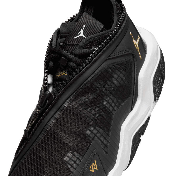 Jordan Why Not 0.6 Black Metallic Gold White Angle 6