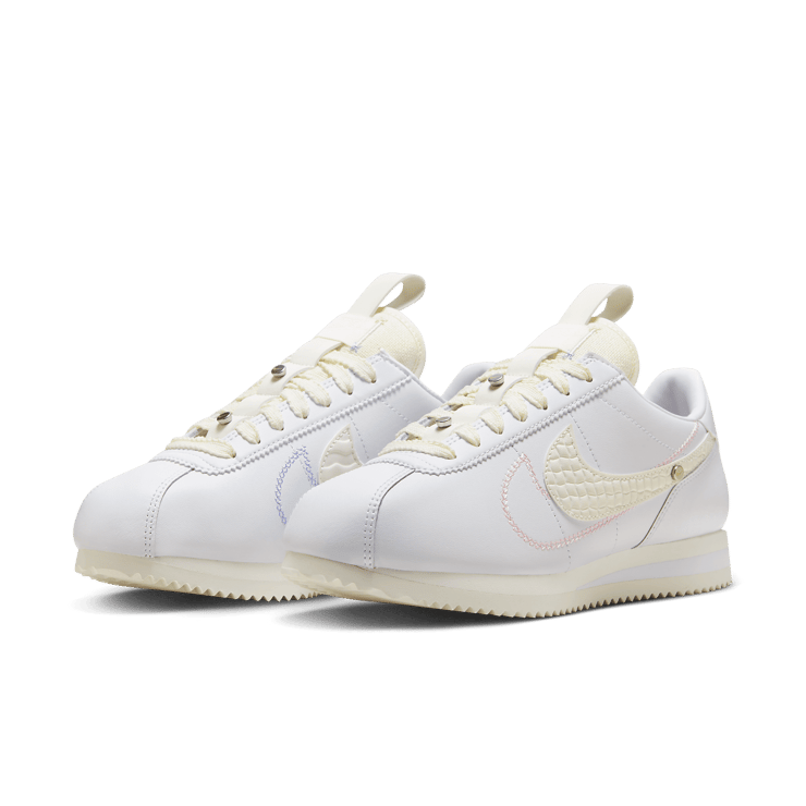 Nike Cortez Hearts Sail (W) Angle 2