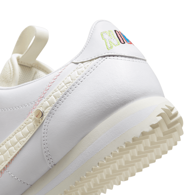 Nike Cortez Hearts Sail (W) Angle 5