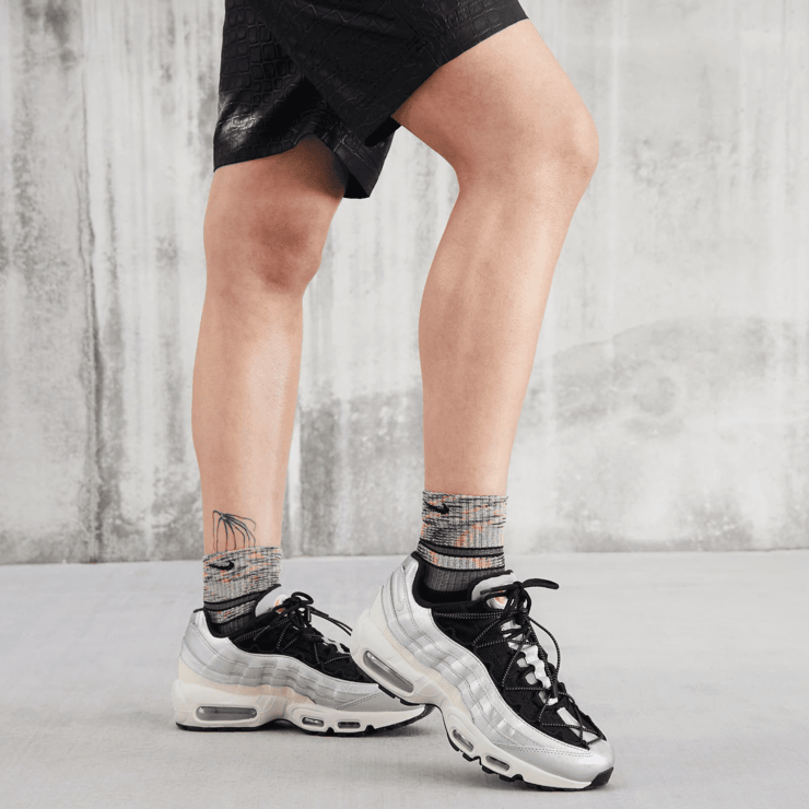 Nike WMNS Air Max 95 Toggle Metallic Silver Angle 0