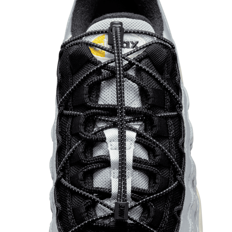 Nike WMNS Air Max 95 Toggle Metallic Silver Angle 9