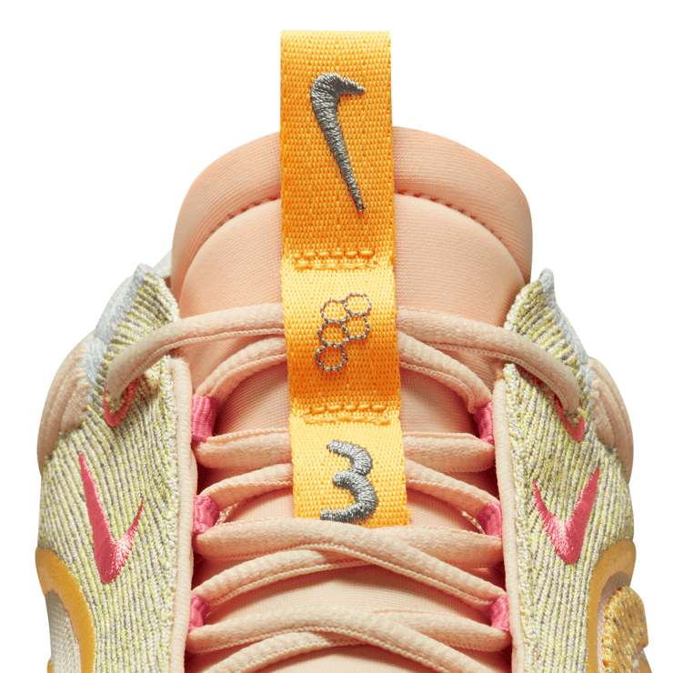 Nike Cosmic Unity 3 Pale Vanilla Topaz Gold Angle 3