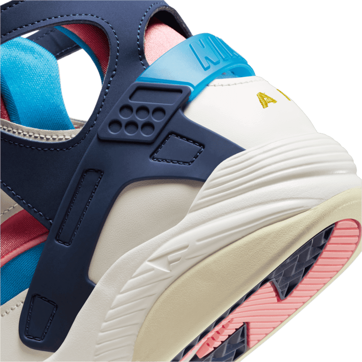 Nike Air Flight Huarache Nike Gear Coral Chalk Laser Blue Angle 5
